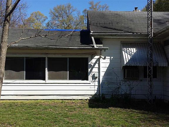 4th image of 1108 S Porter St