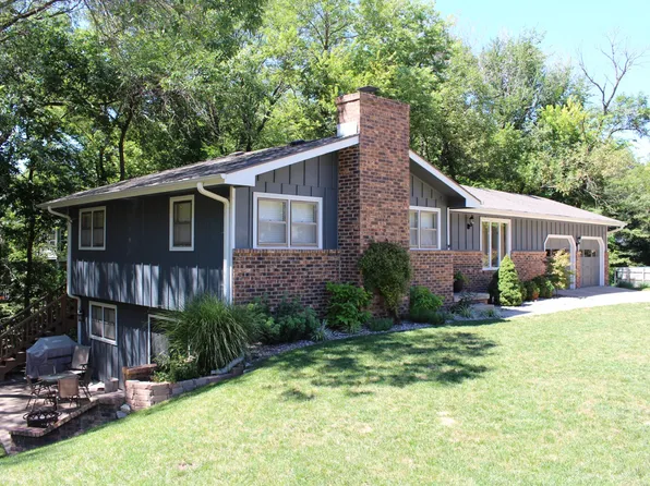 3209 Windgate Cir, Manhattan, KS 66503