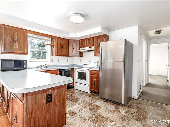 3rd image of 256 Ridge Road