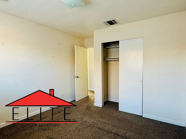 525 E Ridgecrest Blvd — Photo 19