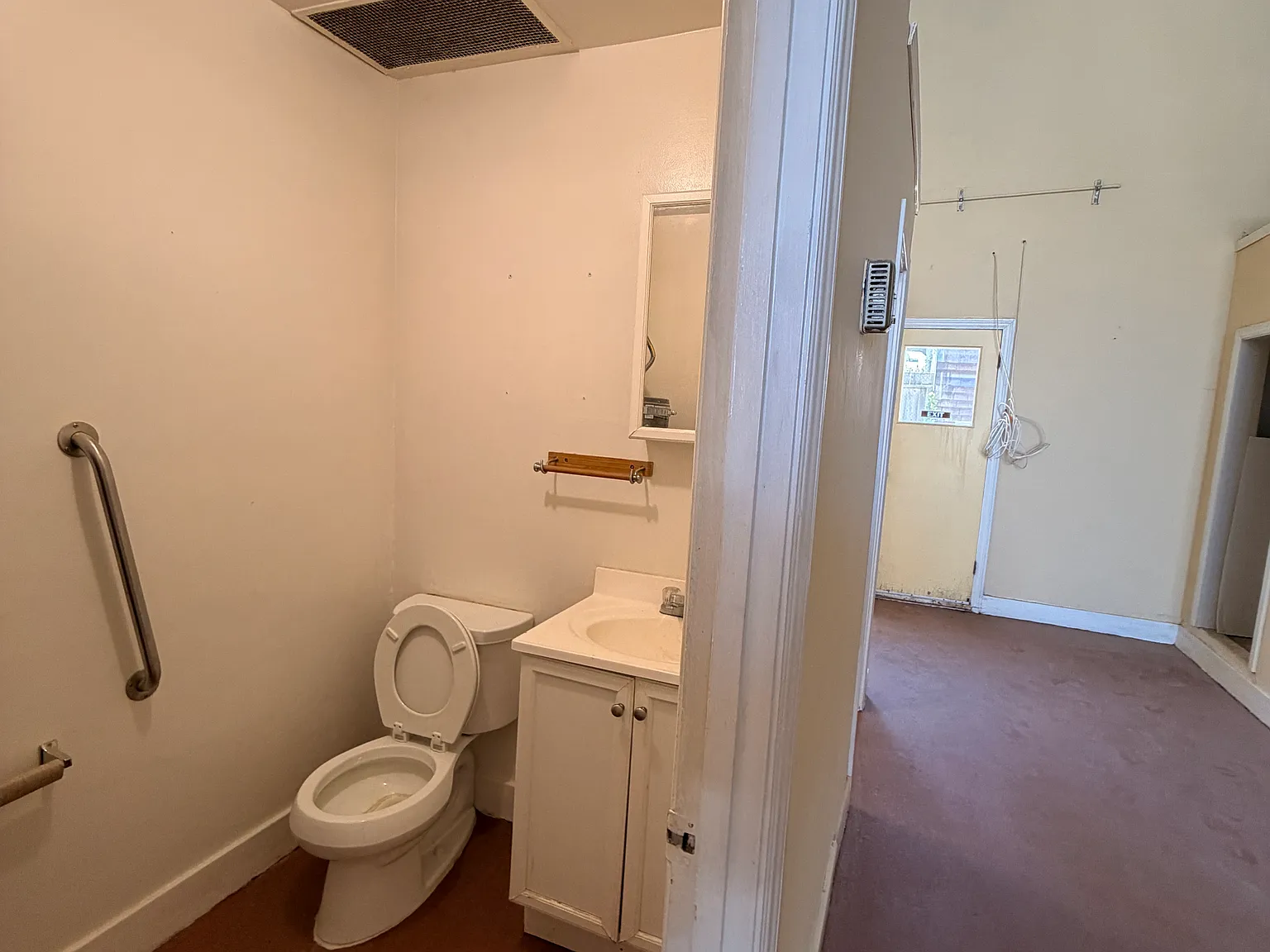 1 bed, 1300 sqft, $4,500 — Photo 4