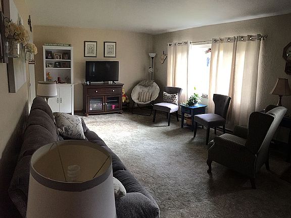 4th image of 1155 Village Way