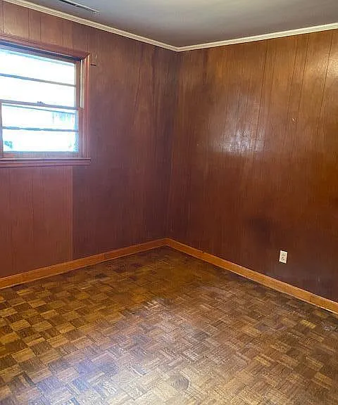 126 Gayle St — Photo 4