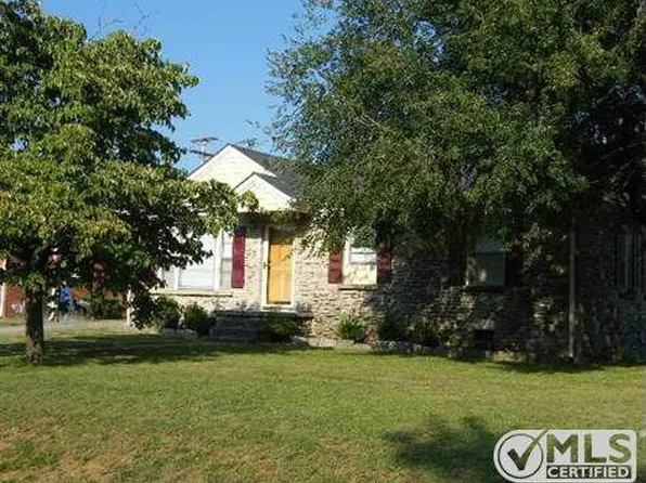 705 1st Ave, Fayetteville, TN 37334