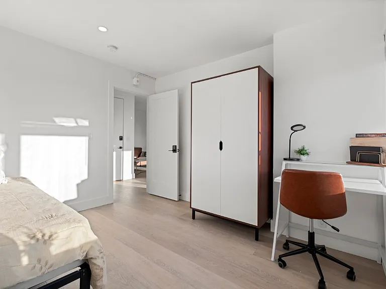 Single Bedroom Single Bedroom