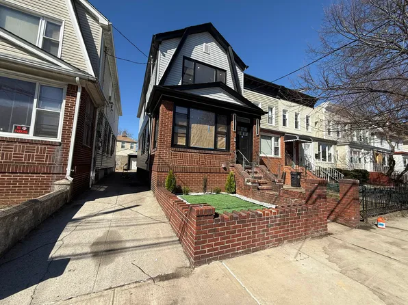 234 East 42nd Street image 1 of 6