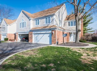 697 Monroe Dr, Lindenhurst, IL 60046