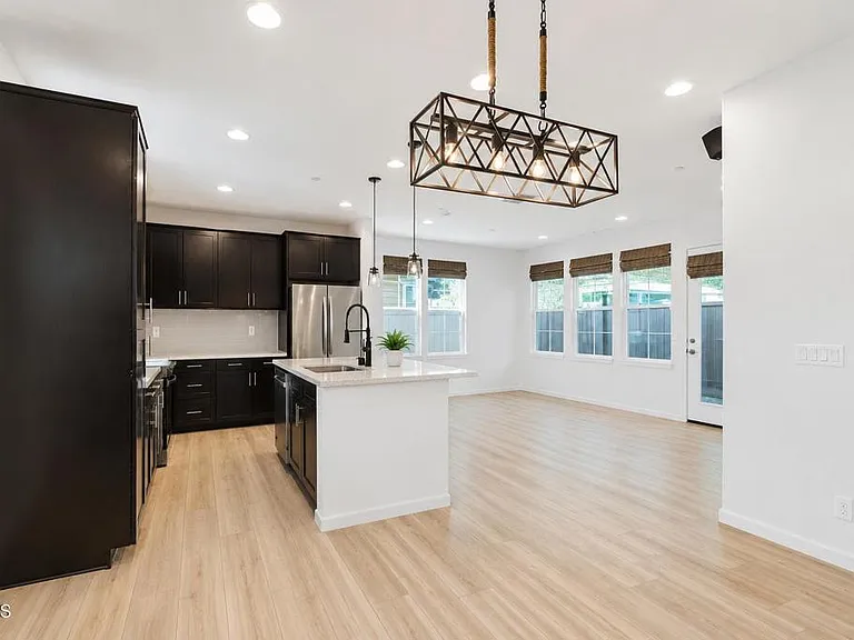 241 Stonegate Rd — Photo 3