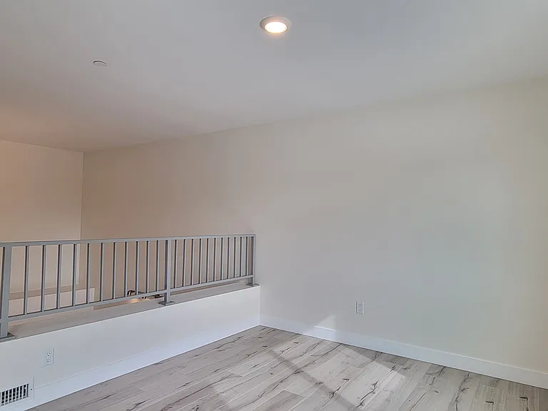 1110 Magnolia Ave #207 — Photo 8