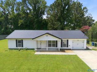 1549 Vest St SW, Hartselle, AL 35640