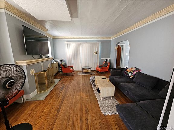2nd image of 17371 Pennington Dr