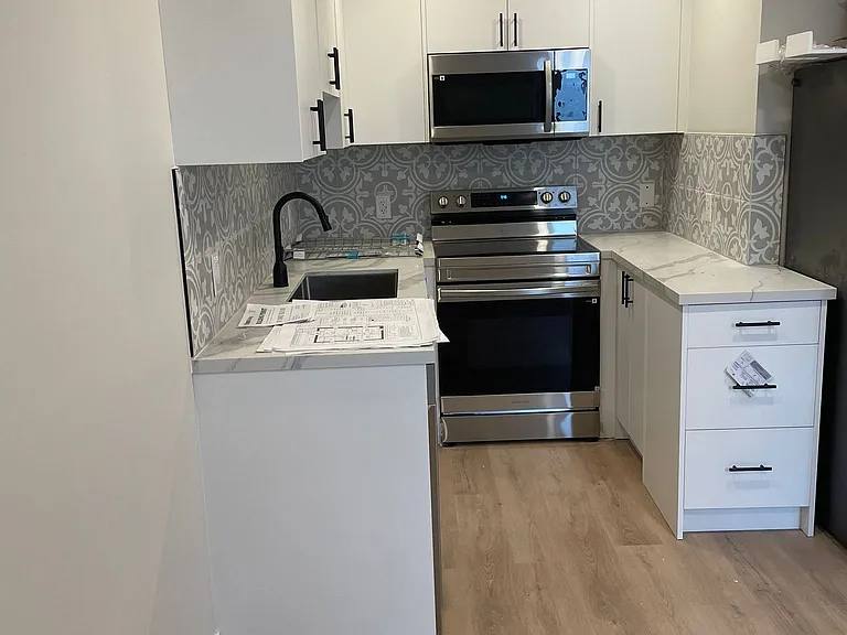 48 Frances Ave — Photo 6