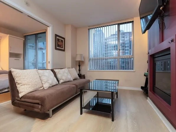 1225 Richards St #401, Vancouver, BC V6B 1E6