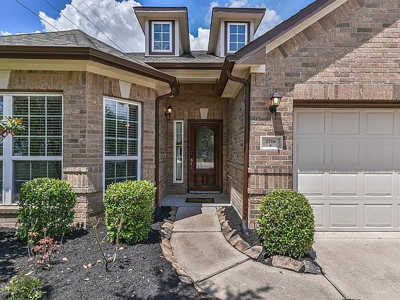 2nd image of 2716 Autumn Falls Dr