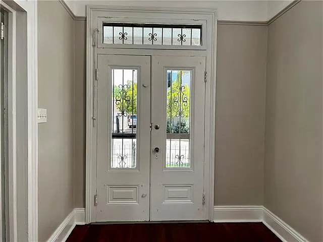 4435 Loyola Ave — Photo 4