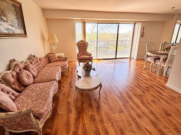 111 S Baybrook Dr UNIT 514, Palatine, IL 60074