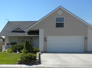 1003 E Lauren Ln, Filer, ID 83328