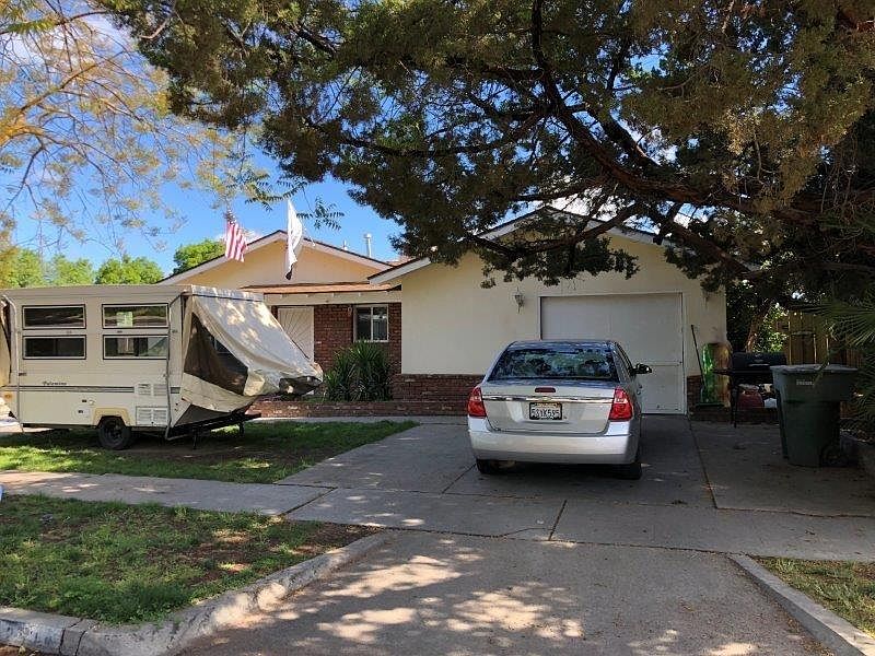 1st image of 2518 W Holland Ave