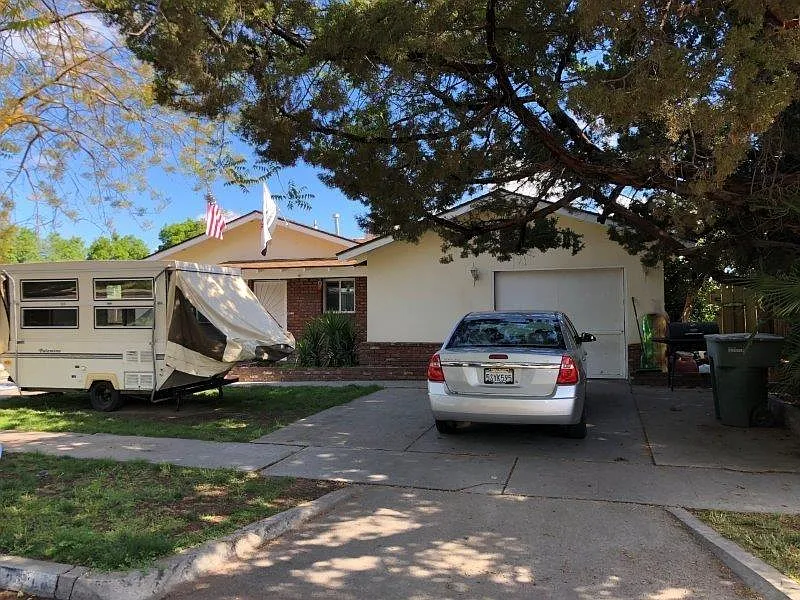 2518 W Holland Ave photo 1