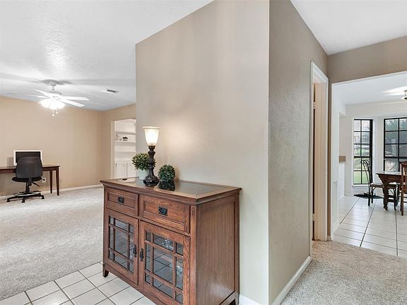 This is a great space to decorate with your favorite decor to welcome your family and guests.