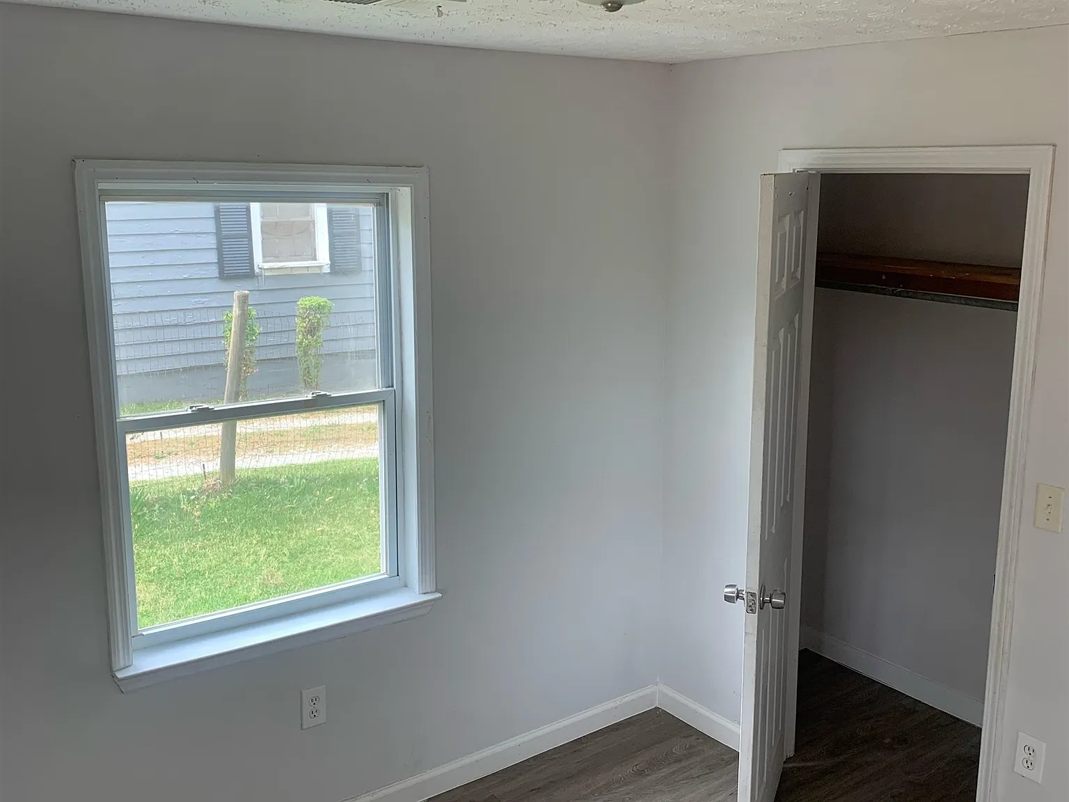 3 bed, 2.0 bath, $1,050 — Photo 3