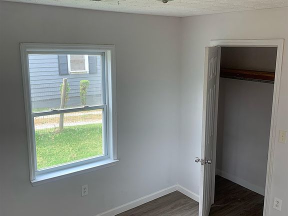 3rd image of 607 Circus St