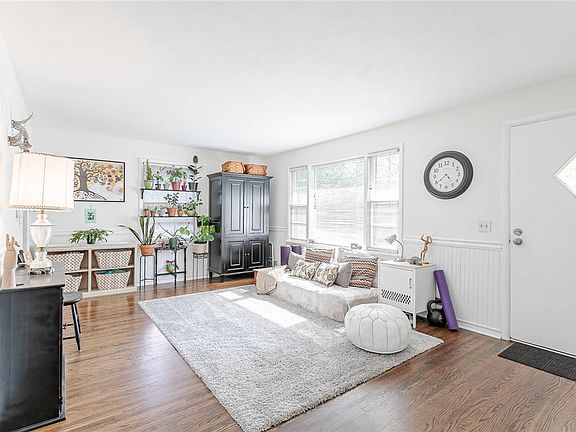 5th image of 38 Meadow View Dr
