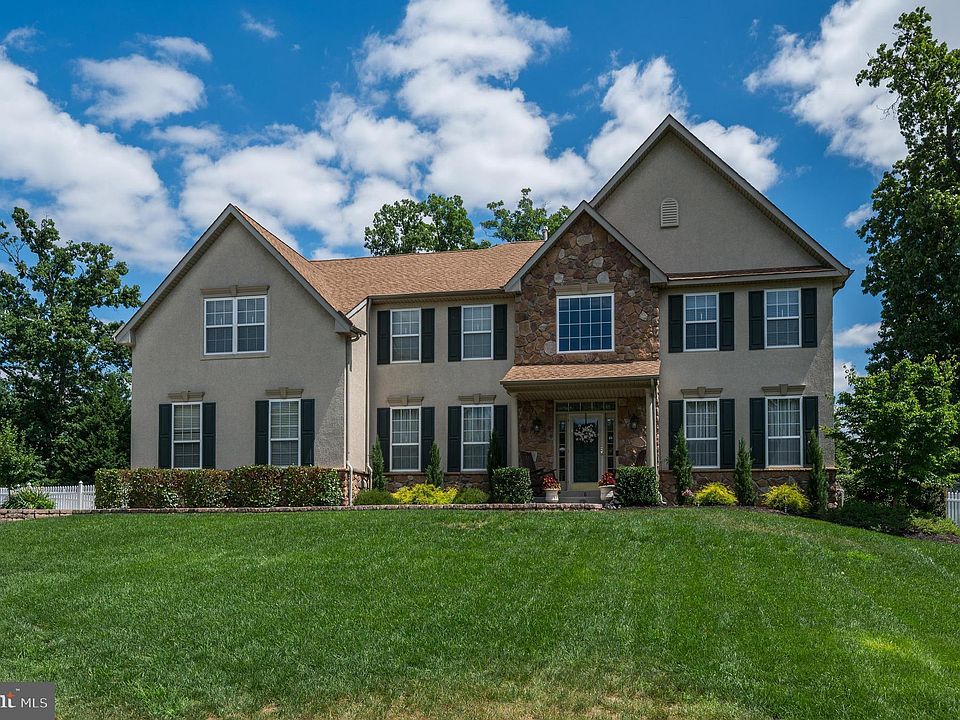 1st image of 8 Ardsley Pl