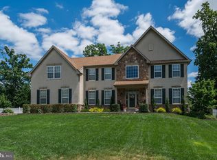 8 Ardsley Pl, Hainesport, NJ 08036