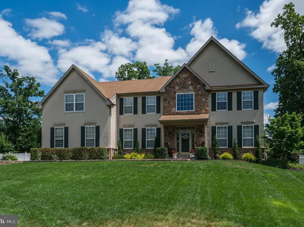 8 Ardsley Pl, Hainesport, NJ 08036