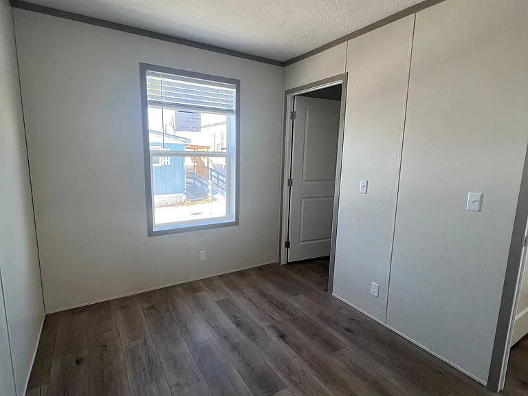 3208 Bristol Ave — Photo 5