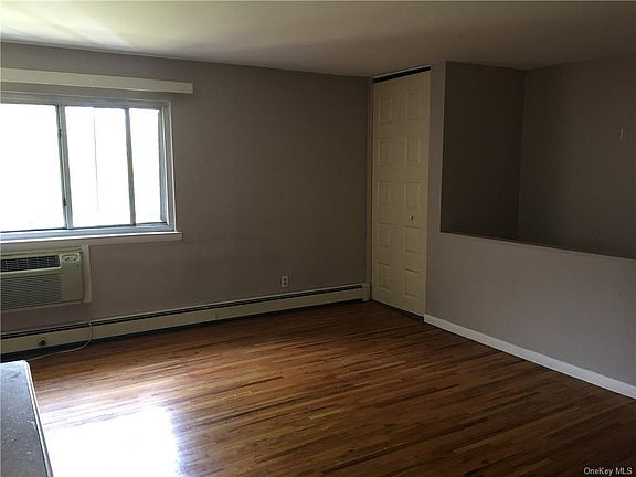 3rd image of 21 Manor Dr Unit 21
