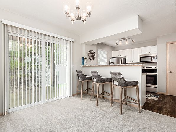 10 Waters Edge Cir #23