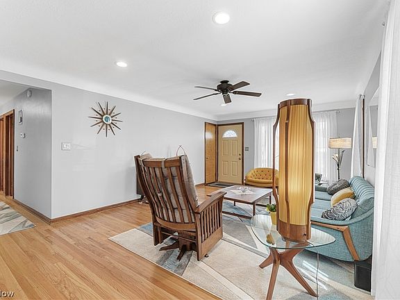 5th image of 3409 Commonwealth Dr