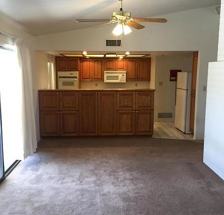 3rd image of 2250 E Lincoln Dr
