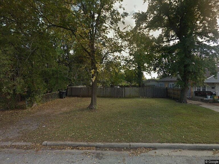 1st image of 3022 North Pl #12