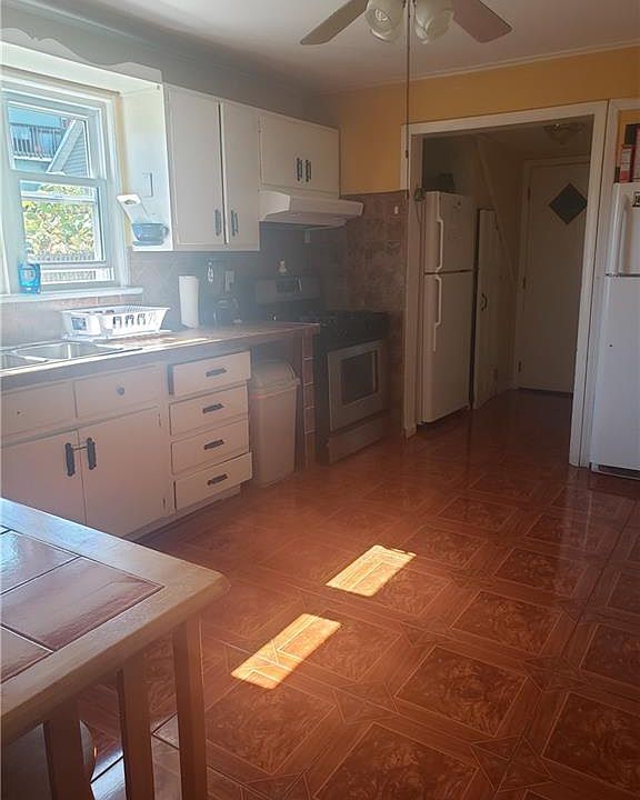 2nd image of 52 State St