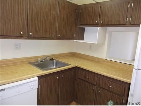 3rd image of 7900 Fairview Dr APT 210