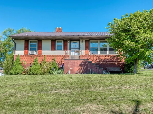 135 Prescott Ave, Marion, VA 24354