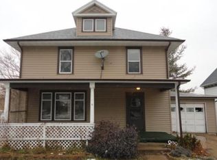 215 E Edgewater St, Cambria, WI 53923