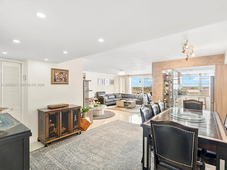 18071 Biscayne Blvd #1401 — Photo 2