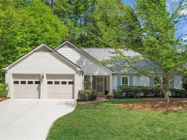 1807 N Creek Cir, Alpharetta, GA 30009