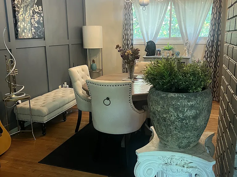 608 Charlton Dr — Photo 2