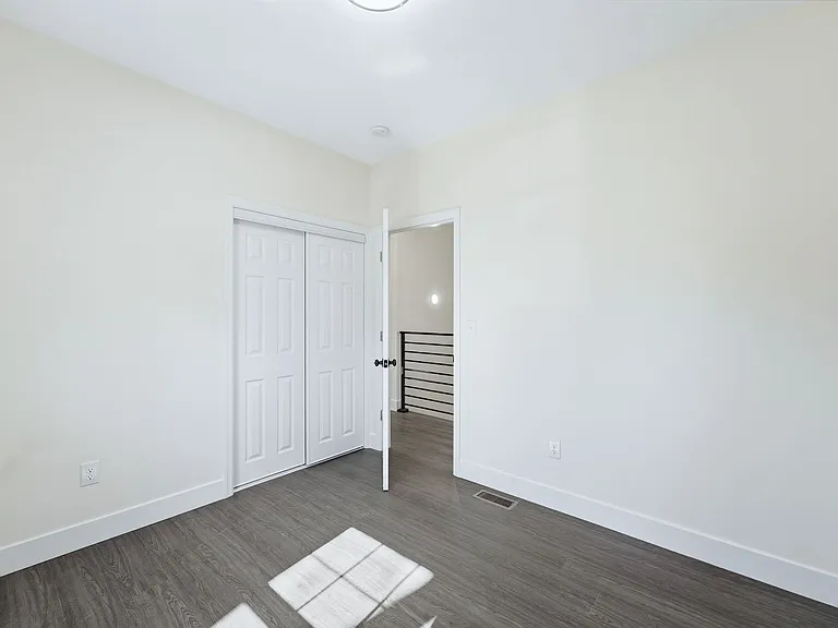 392 S 19th St #2 — Photo 9