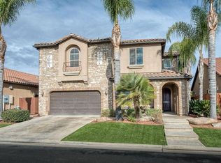 1532 E Via Estrella Dr, Fresno, CA 93730