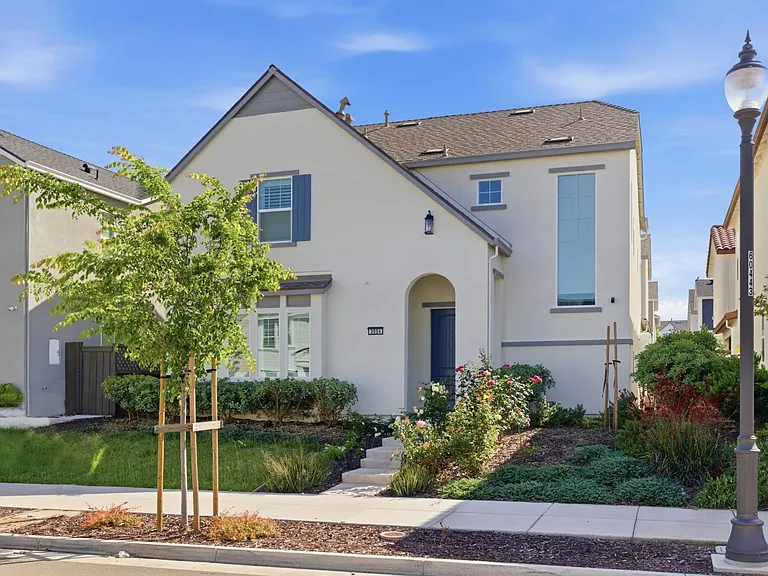 3004 Ellis Town Dr — Photo 1
