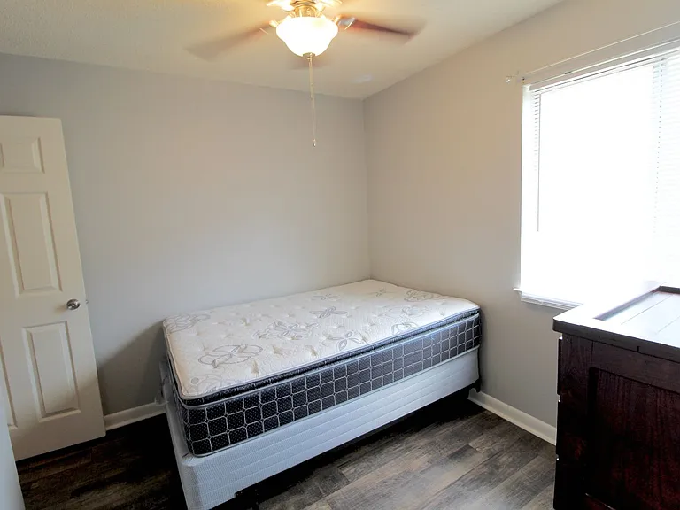 1380K Hunters Rd — Photo 8