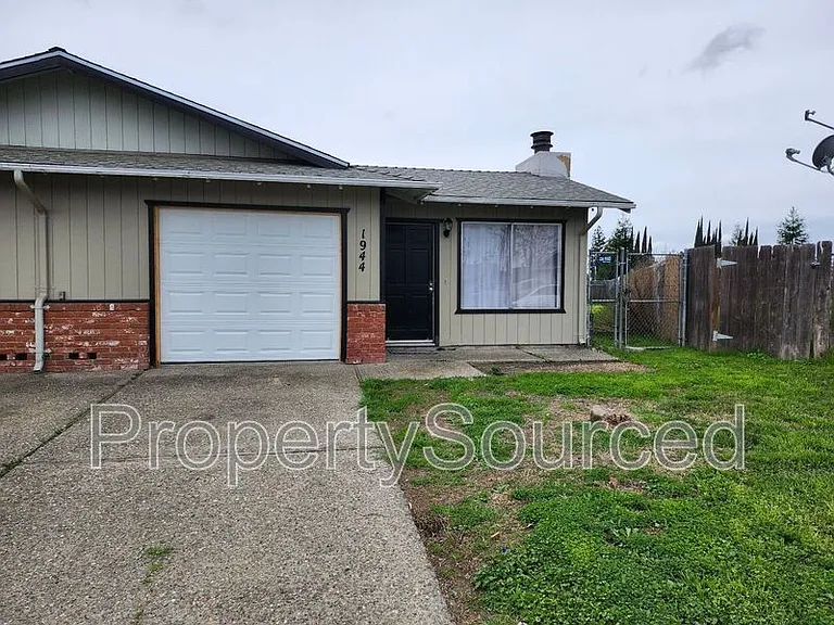 1944 Hickock Ct — Photo 2