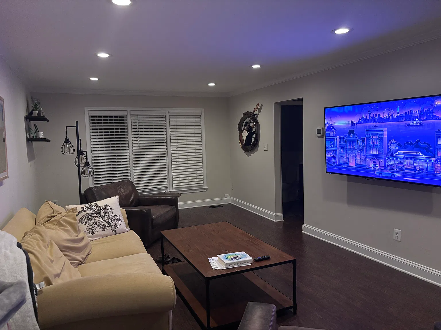 4 bed, 3.5 bath, 2528 sqft, $4,400 — Photo 3