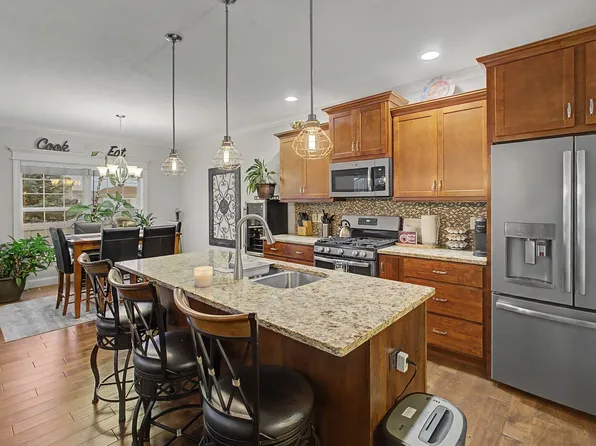 3922 Summer Sage Ct, Champaign, IL 61822